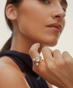 Anillo triple circonita
